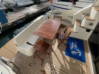 Моторная яхта AZIMUT 42 «Санторини»