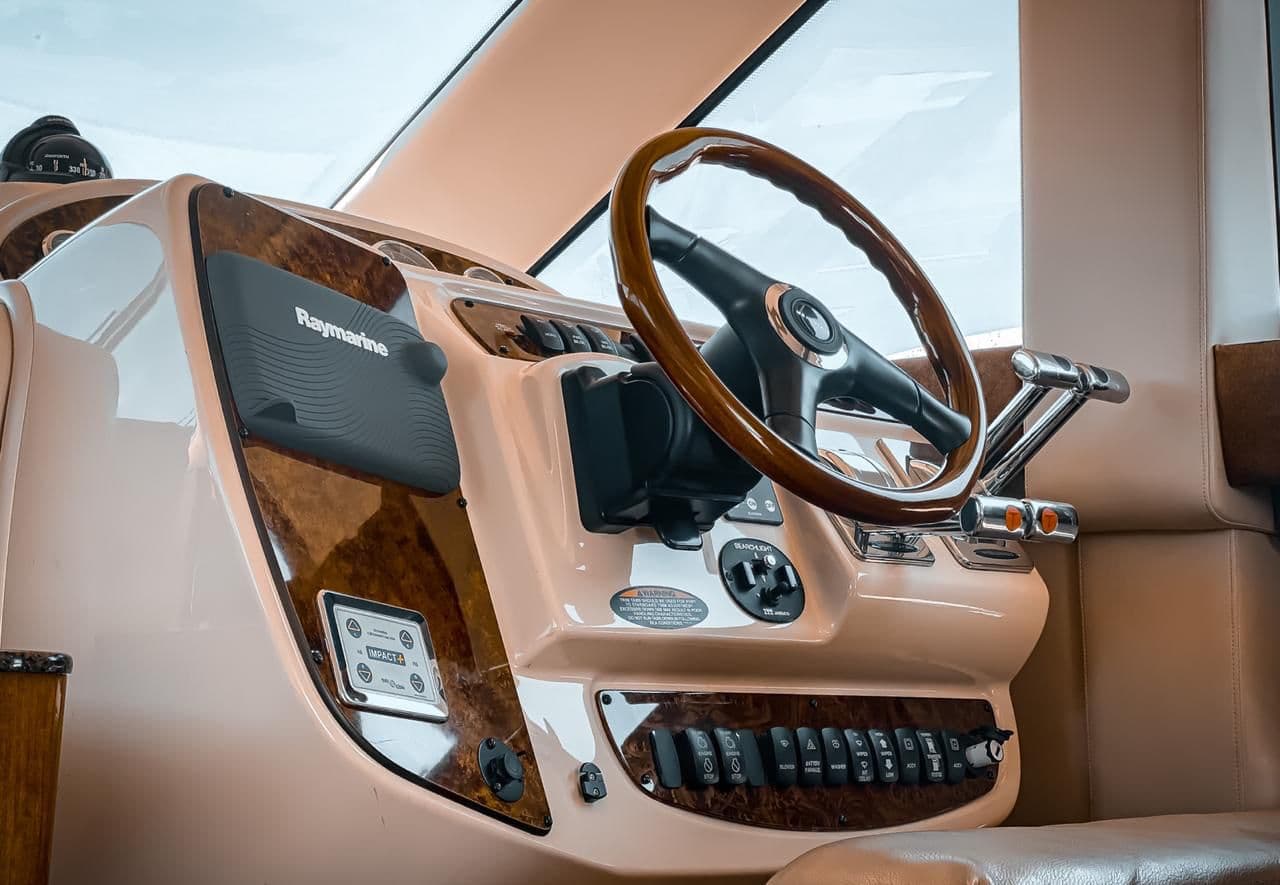 Яхта Кисс Meridian 341