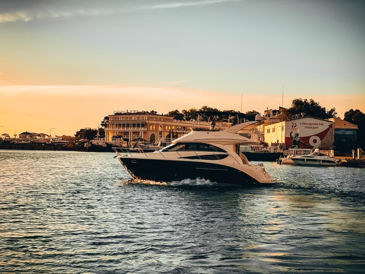 Яхта Кисс Meridian 341