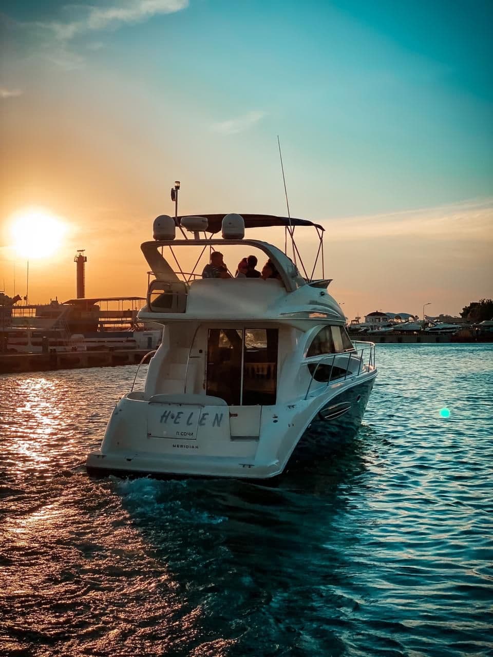 Яхта Кисс Meridian 341