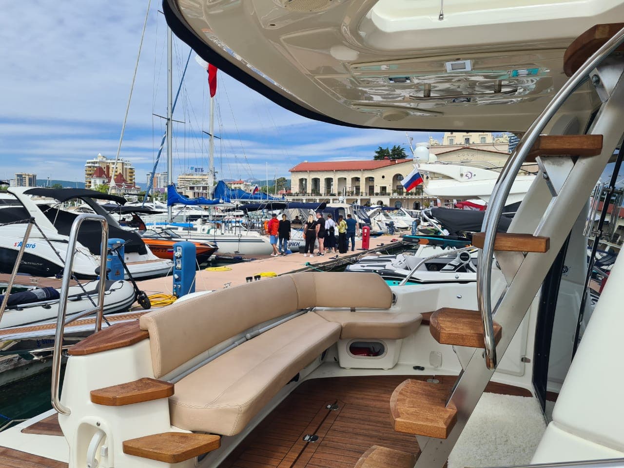 Яхта Cranchi Atlantique 43 «Валькирия»