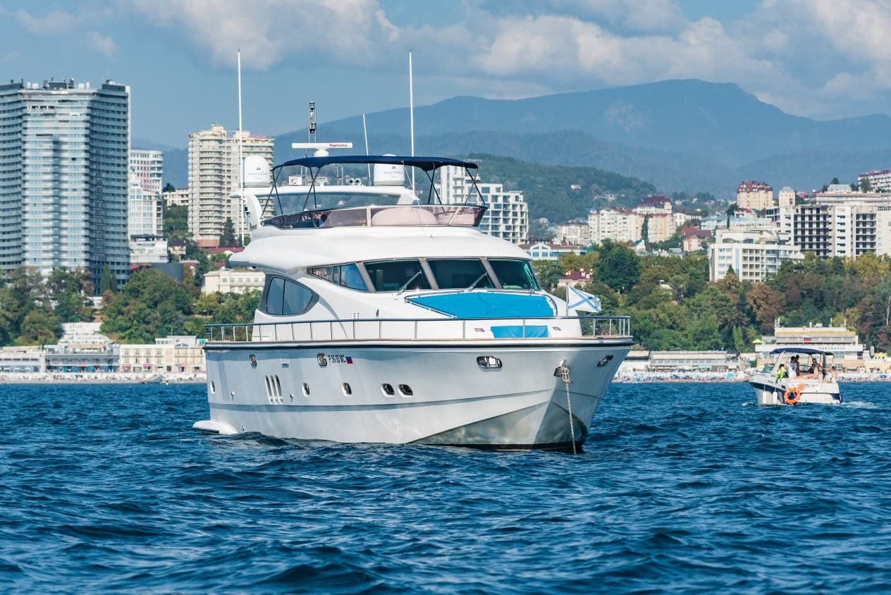 Яхта ALEXUM VIP Elegance 64