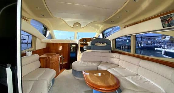 Моторная яхта AZIMUT 42 «Санторини»