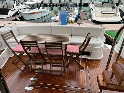 Яхта Fairline Phantom 50 AURA VIP
