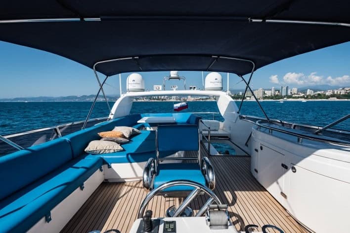 Яхта ALEXUM VIP Elegance 64