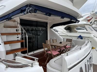 Яхта Fairline Phantom 50 AURA VIP