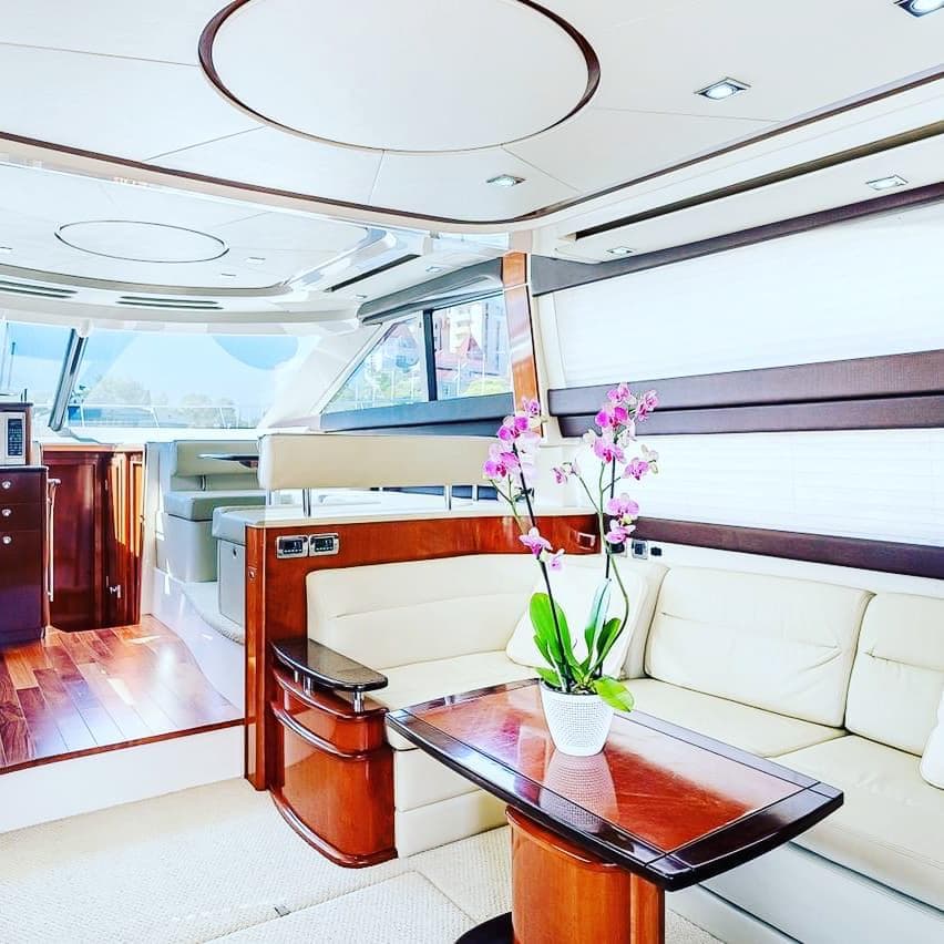Яхта Meridian 441 «Наутилус»