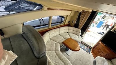 Моторная яхта AZIMUT 42 «Санторини»