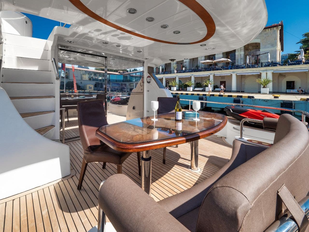 Яхта ALEXUM VIP Elegance 64
