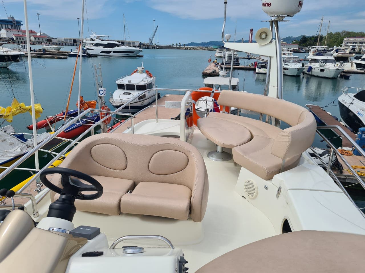 Яхта Cranchi Atlantique 43 «Валькирия»