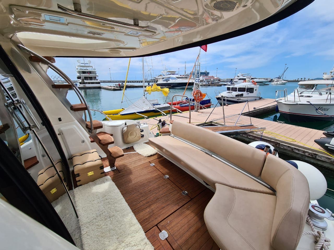 Яхта Cranchi Atlantique 43 «Валькирия»