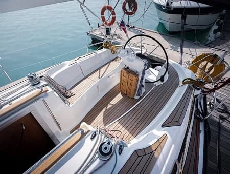 Яхта Сибирь 8 «Бавария 32» Адлер