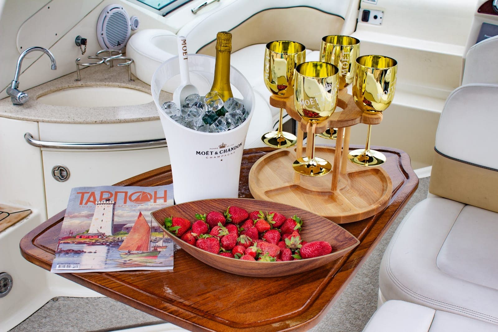Катер Корсика Sea Ray 275