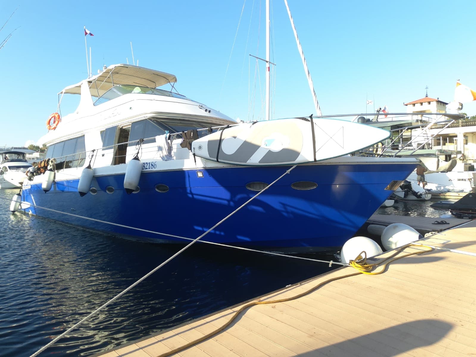 Яхта Carver 57 Романтика Сочи