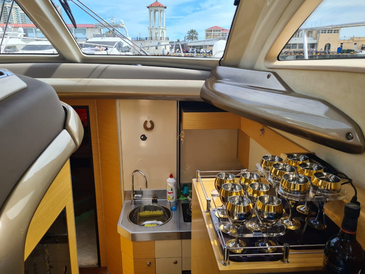 Яхта Cranchi Atlantique 43 «Валькирия»