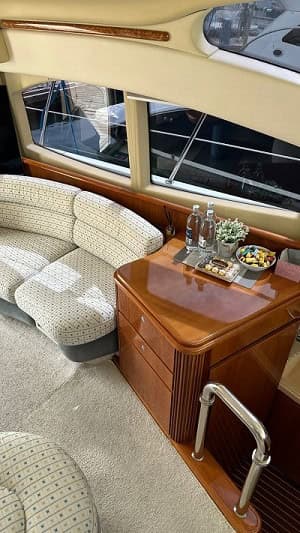 Моторная яхта AZIMUT 42 «Санторини»