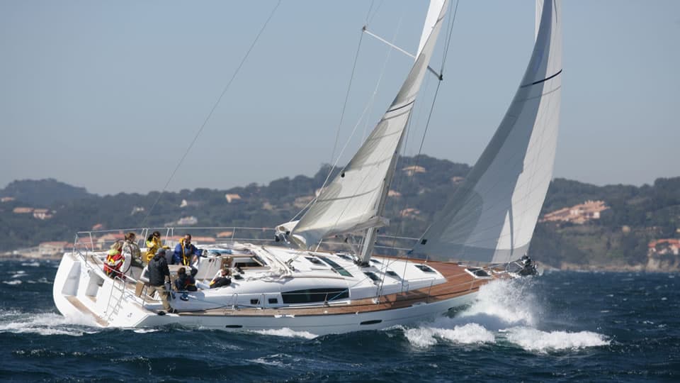 Премиальная парусная VIP яхта OCEANIS 50 Лилу
