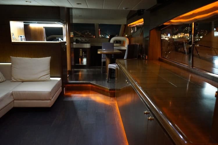 Яхта ALEXUM VIP Elegance 64
