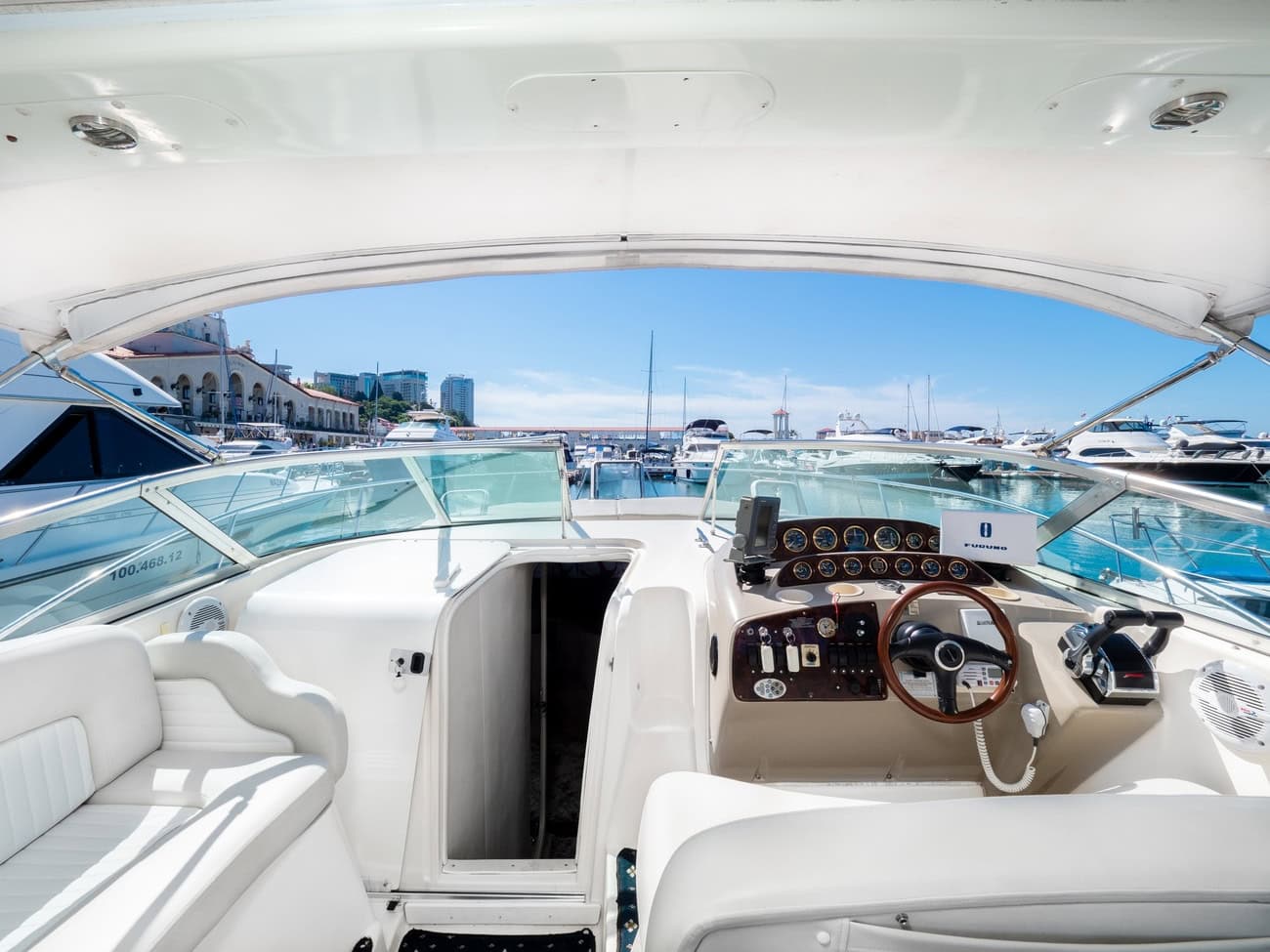 Яхта Rinker Fiesta vee 340 Эврика