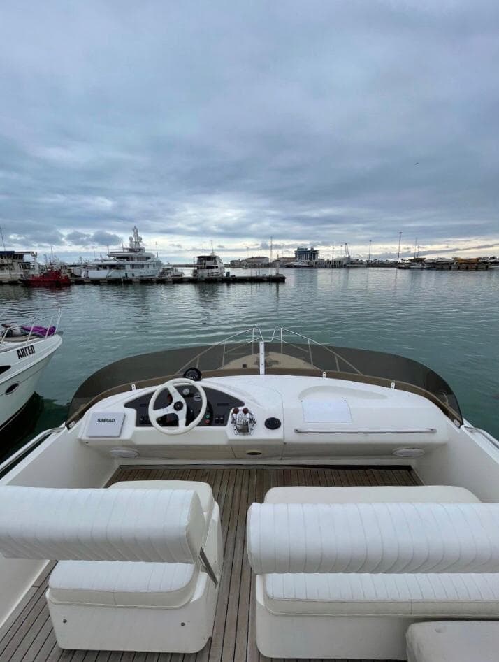 Моторная яхта Princess 360 «UNO»