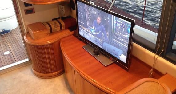 Моторная яхта AZIMUT 42 «Санторини»