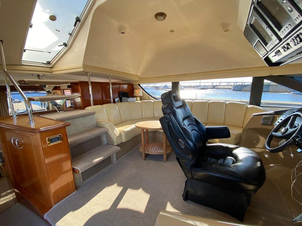 Яхта Carver 57 Романтика Сочи