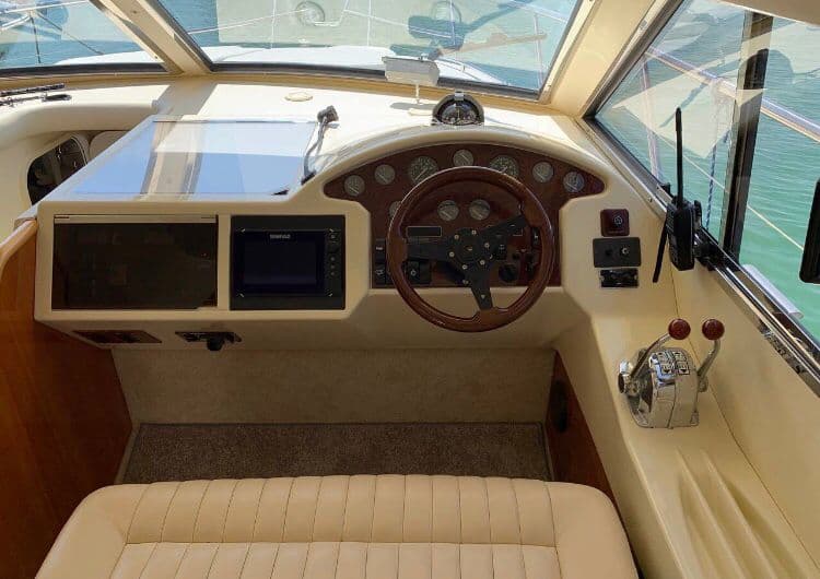 Моторная яхта Princess 360 «UNO»