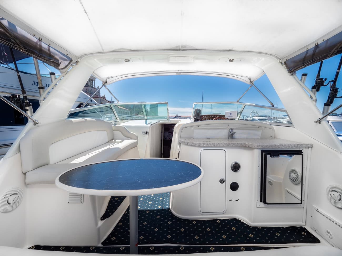 Яхта Rinker Fiesta vee 340 Эврика