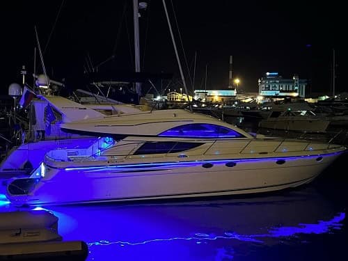 Яхта Fairline Phantom 50 AURA VIP