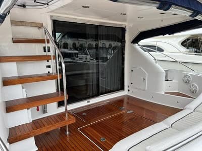 Яхта Fairline Phantom 50 AURA VIP