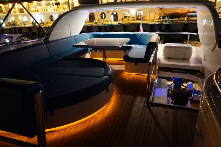 Яхта ALEXUM VIP Elegance 64
