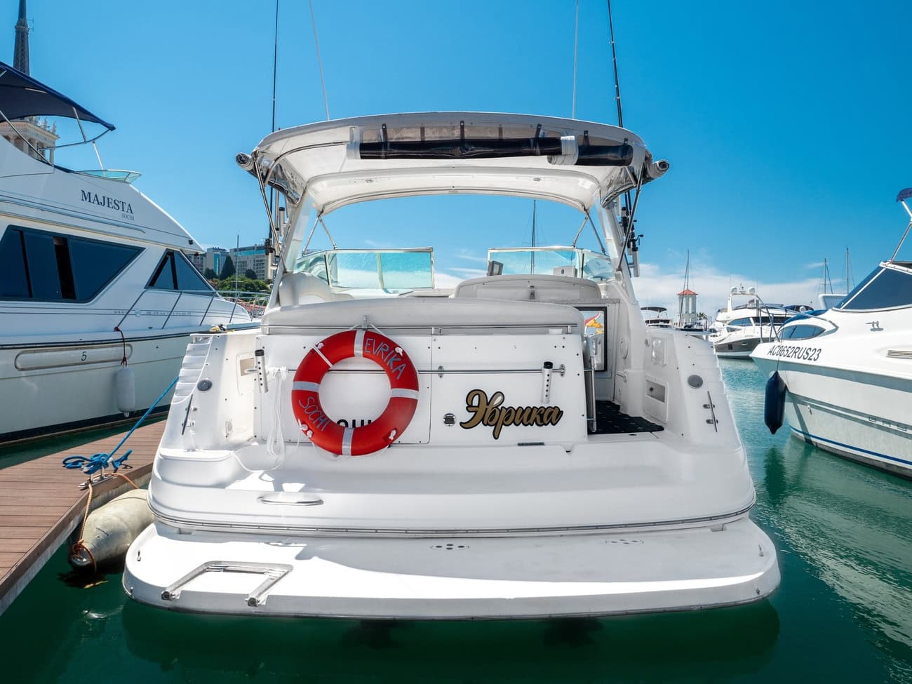 Яхта Rinker Fiesta vee 340 Эврика