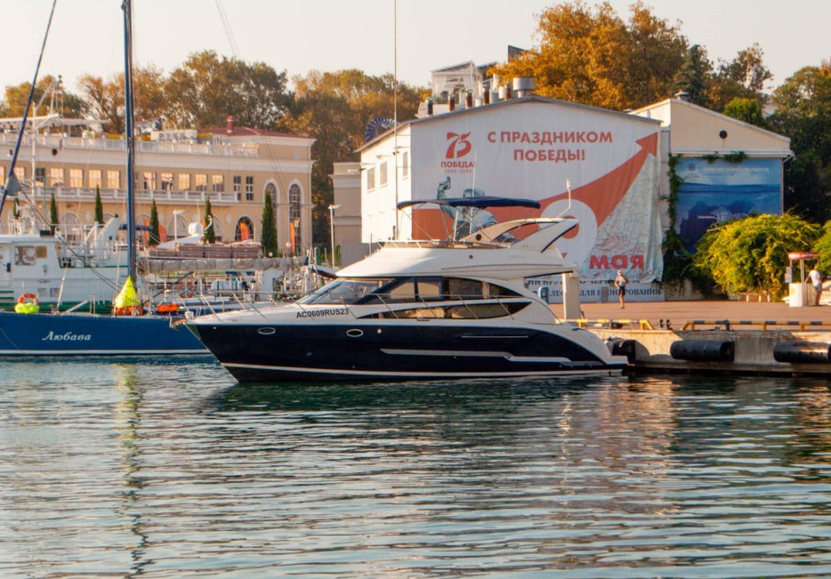 Яхта Меридиан 391 Сочи