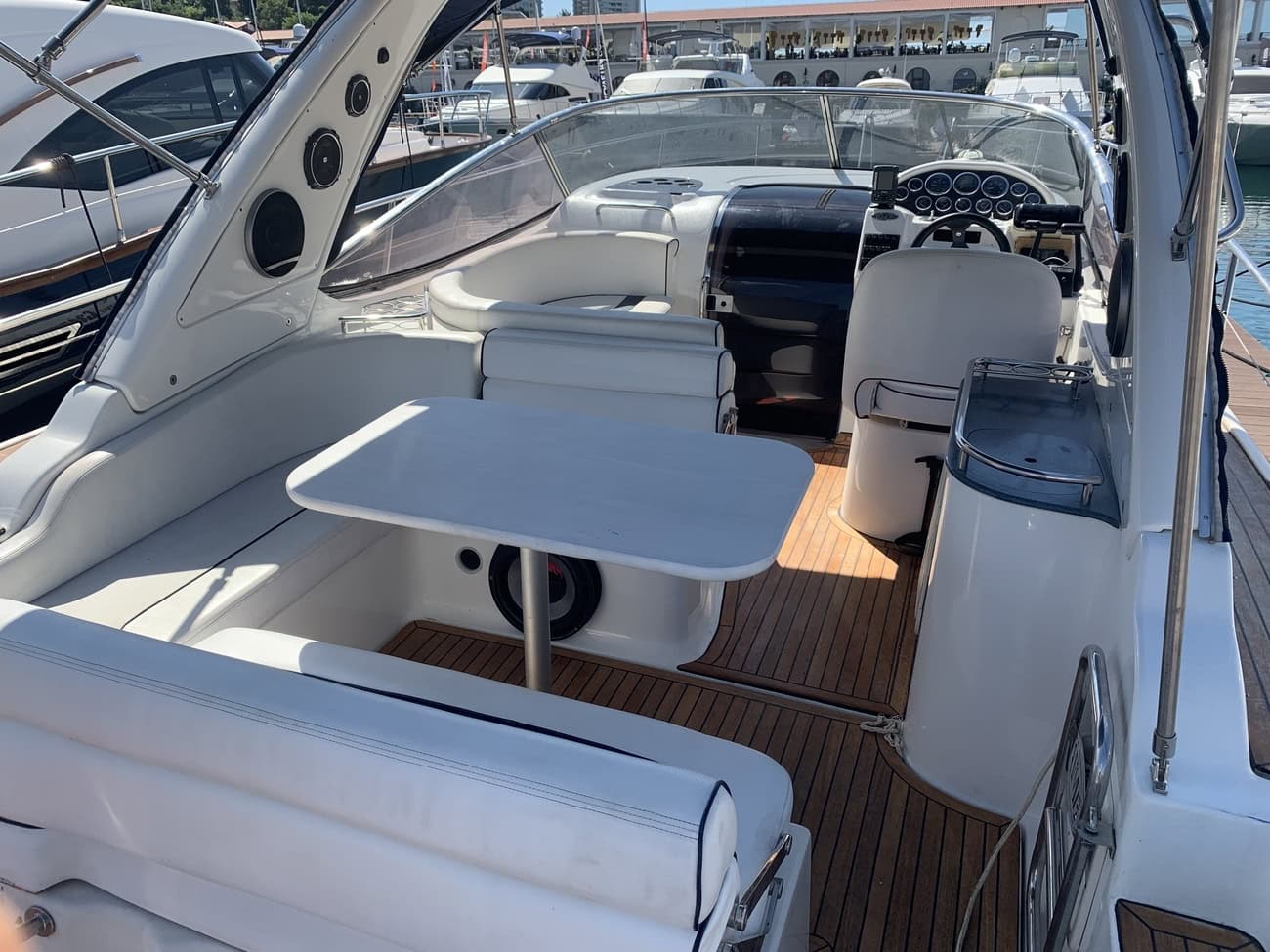 Яхта «СэйлорМун» Bavaria 32