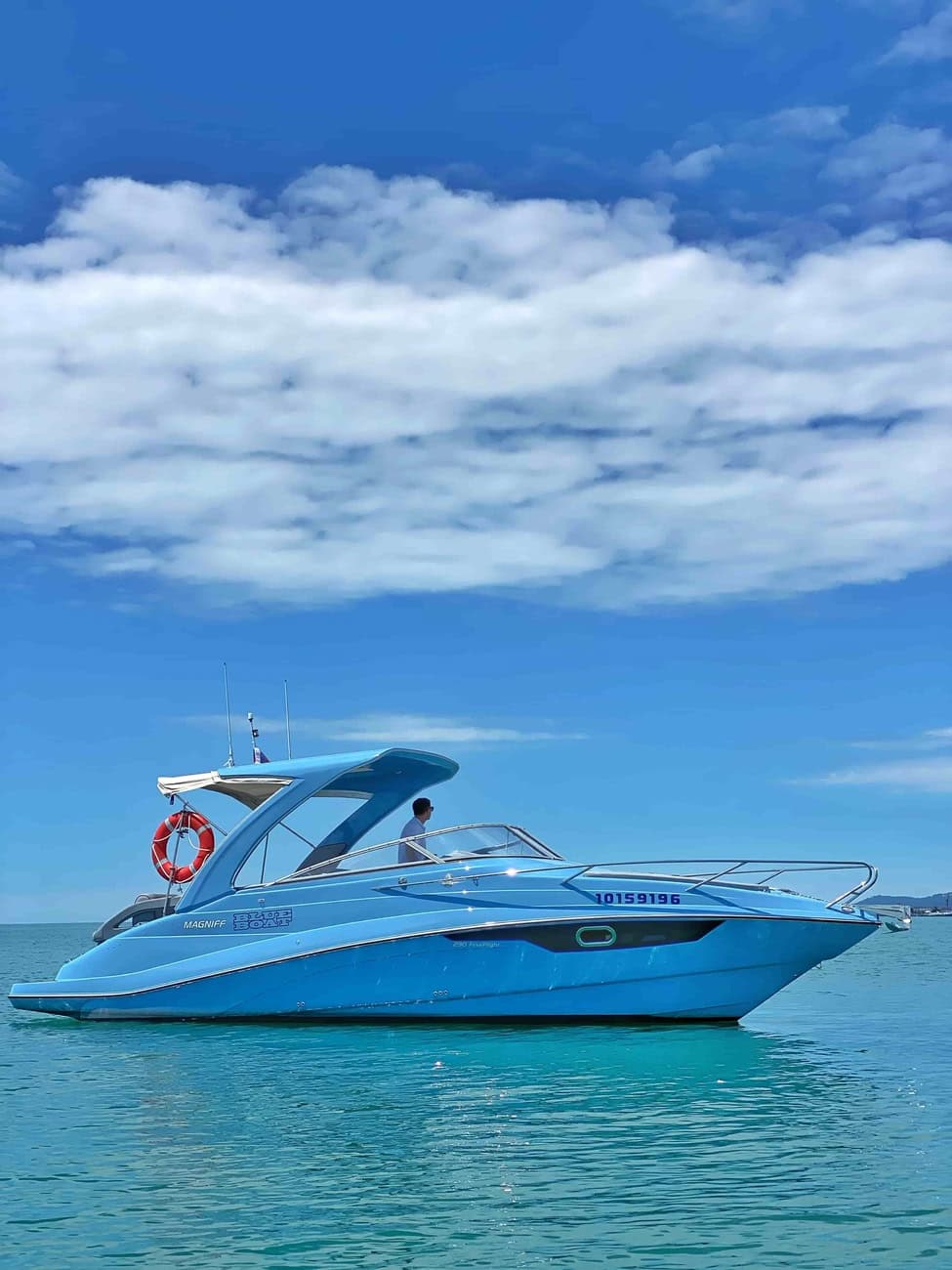 Катер BlueBoat Magniff 290 freeflight