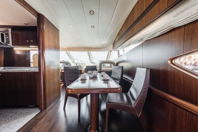 Яхта ALEXUM VIP Elegance 64
