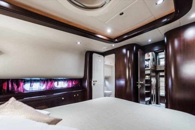 Яхта ALEXUM VIP Elegance 64