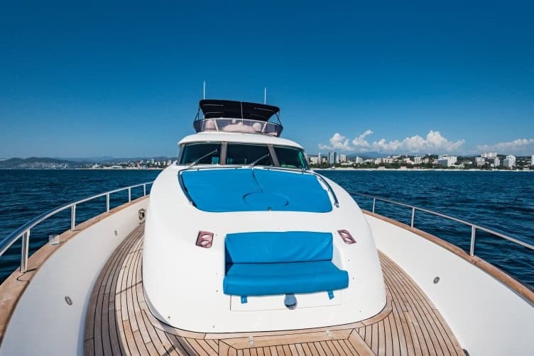 Яхта ALEXUM VIP Elegance 64