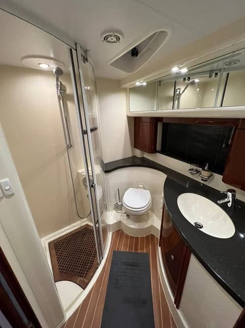 Яхта Fairline Phantom 50 AURA VIP