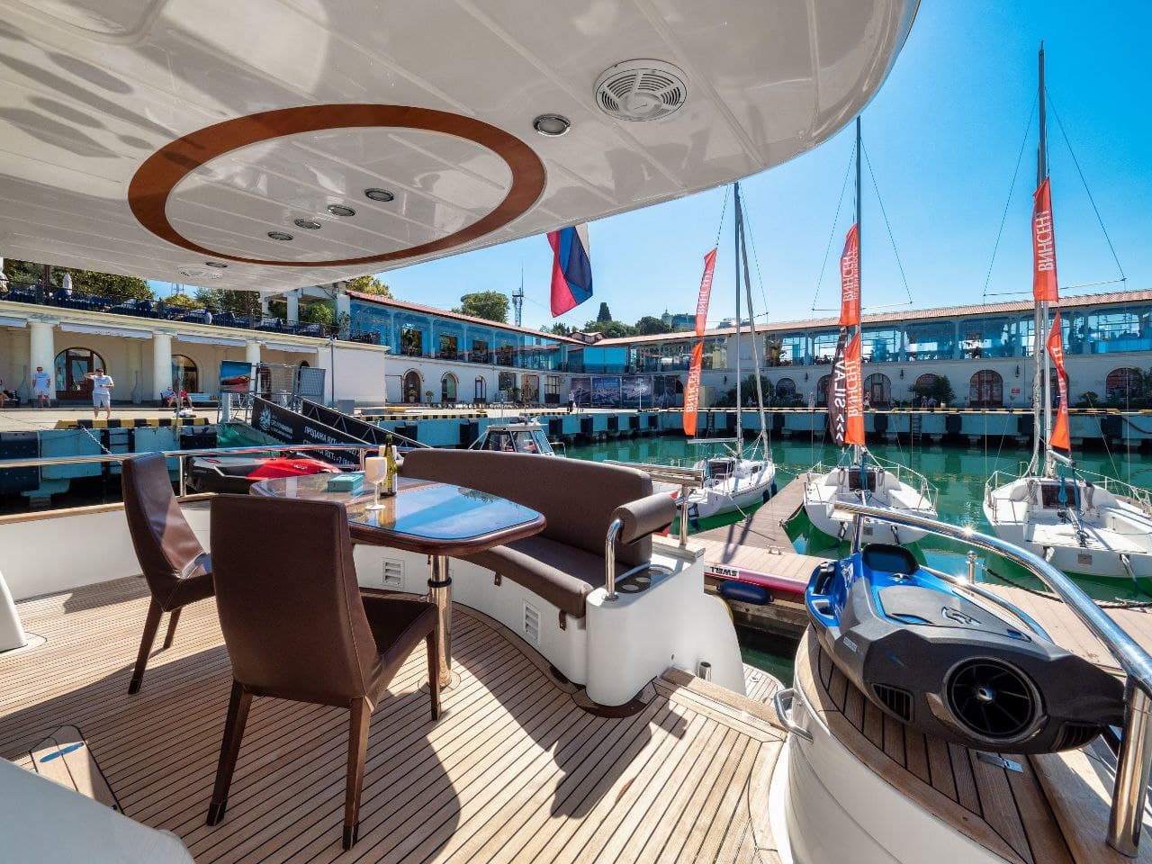 Яхта ALEXUM VIP Elegance 64
