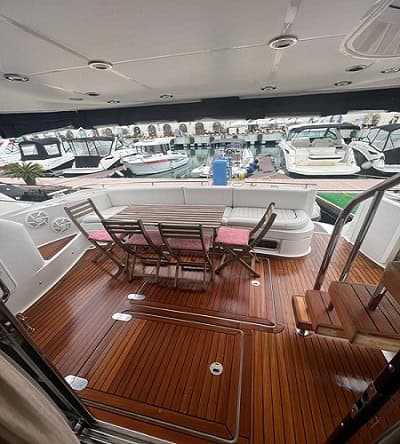 Яхта Fairline Phantom 50 AURA VIP