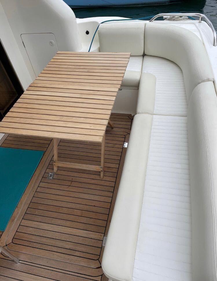 Моторная яхта Princess 360 «UNO»