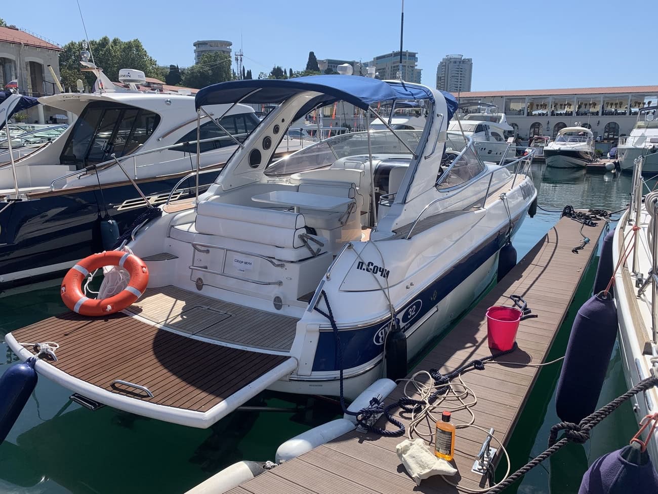 Яхта «СэйлорМун» Bavaria 32