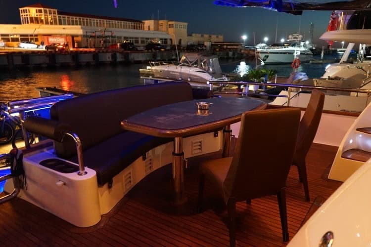 Яхта ALEXUM VIP Elegance 64