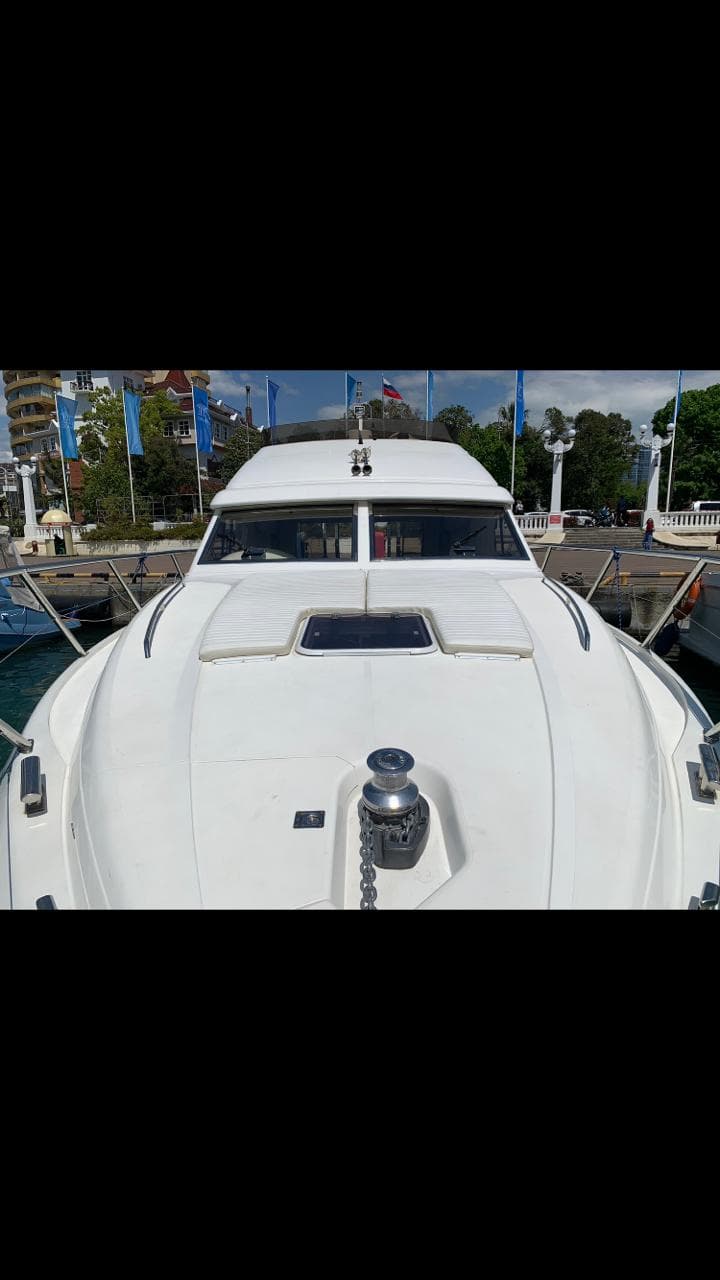 Моторная яхта Princess 360 «UNO»