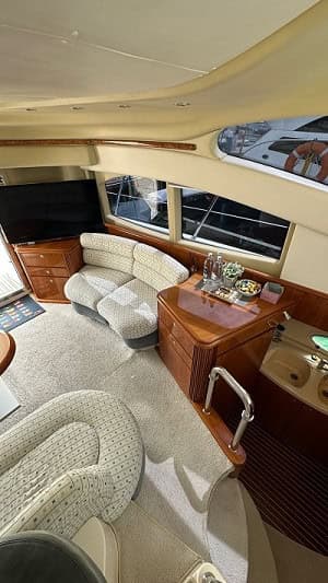 Моторная яхта AZIMUT 42 «Санторини»