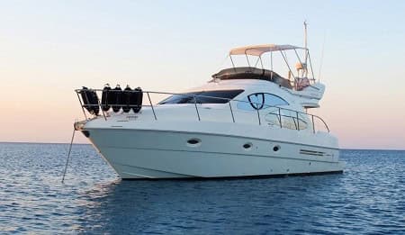 Моторная яхта AZIMUT 42 «Санторини»