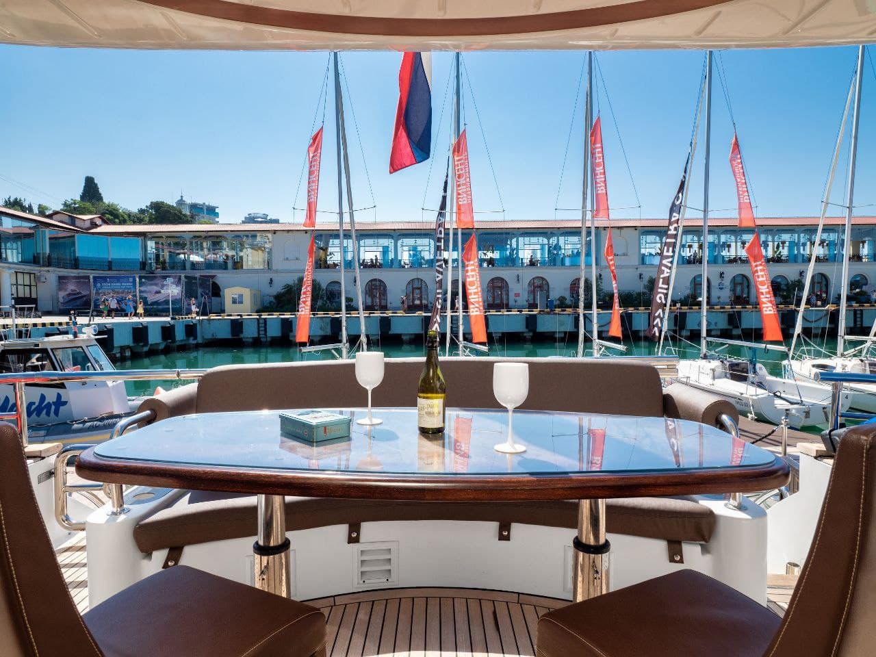 Яхта ALEXUM VIP Elegance 64