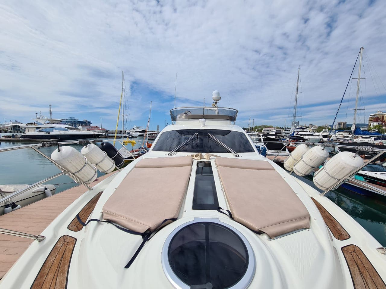 Яхта Cranchi Atlantique 43 «Валькирия»