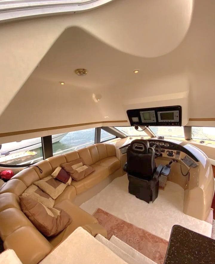 Яхта Carver 57 Романтика Сочи